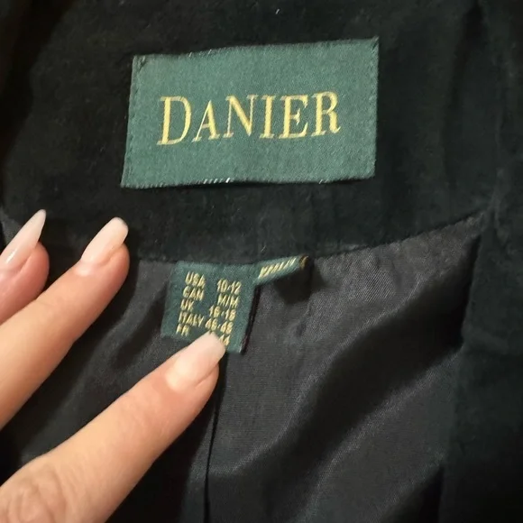 Danier jacket - Picture 3 of 3